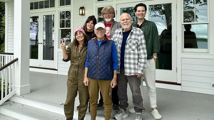Buffett keeps busy with Rehearsals and Recording