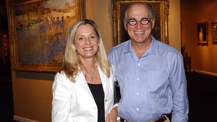 Jimmy Buffett’s Widow Takes Legal Fight Over $275 Million Estate to Florida