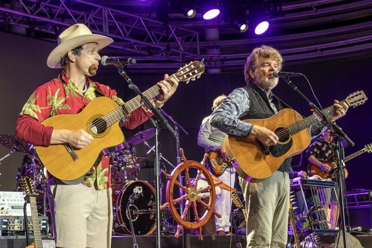 Jimmy Buffett’s Coral Reefer Band Keeps the Party Going